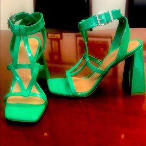 Beautiful Gianni Bini green sandals.